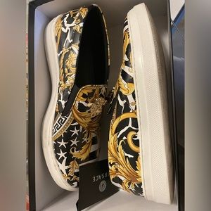 Versace Black/Yellow Floral Printed Leather Medusa Slip On Sneakers Size 39